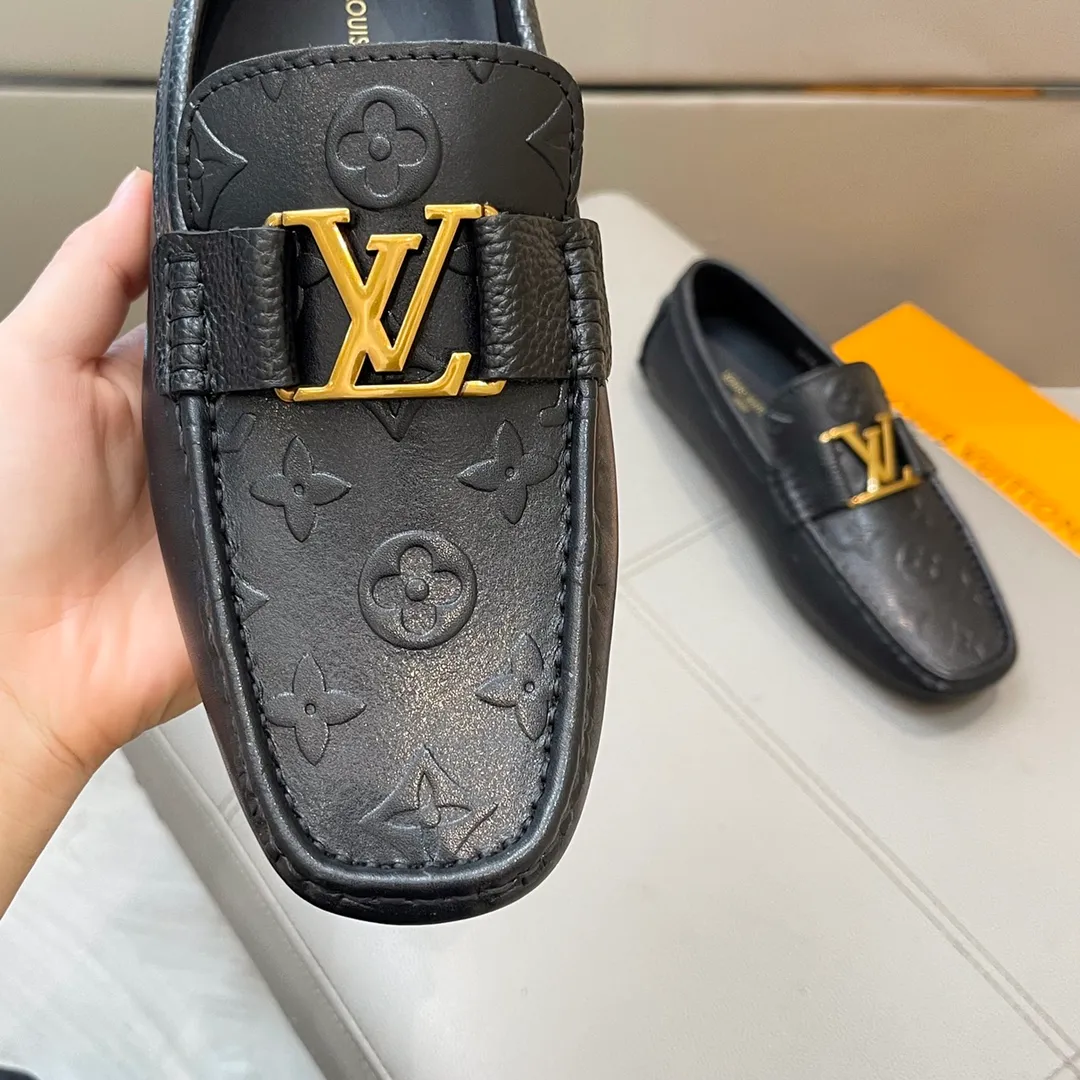 Factory price: 460💰LV men's beanie shoes 2025 official website synchronization <market top version> cowhide pressed grid ➕ black cow lining original packaging. Size 38-45